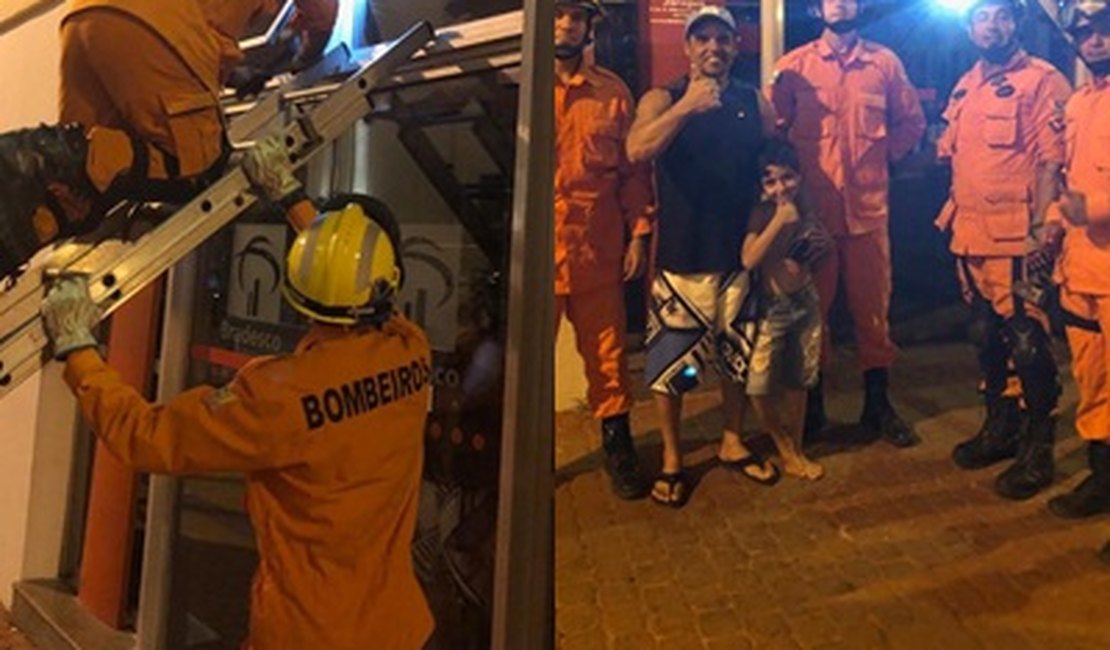 Bombeiros resgatam pai e filho presos dentro de agência bancária