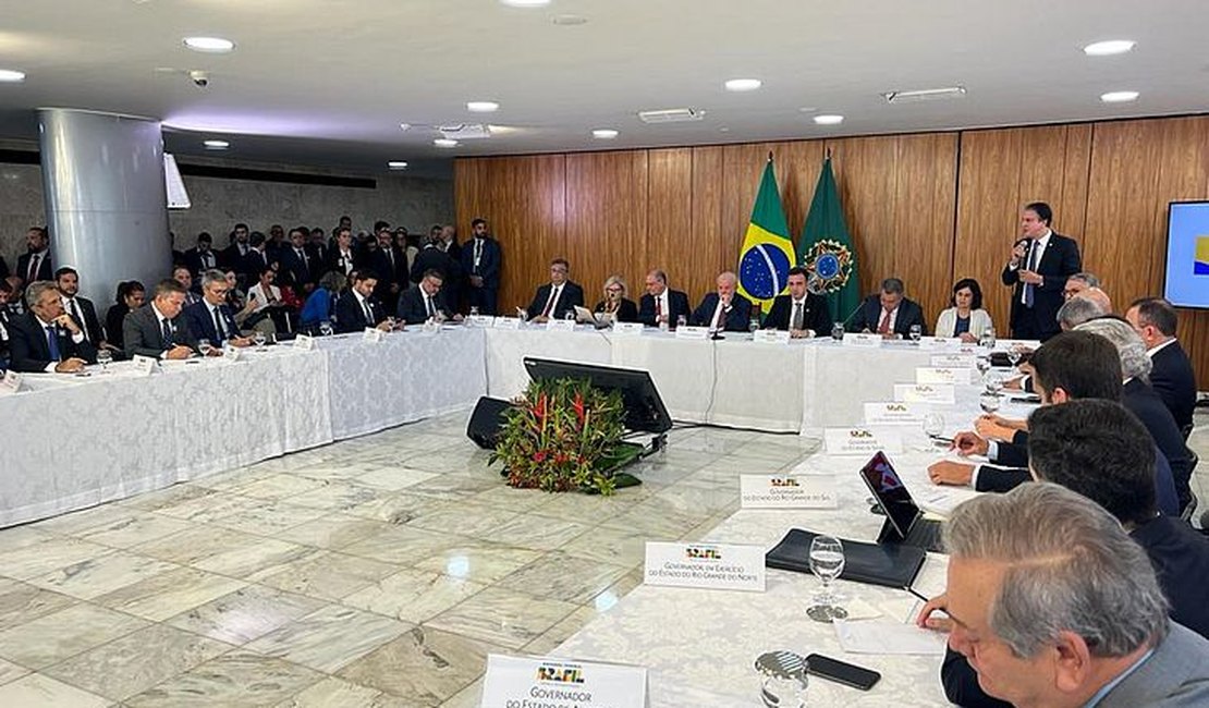 Vice-governador de Alagoas discute segurança nas escolas com presidente Lula