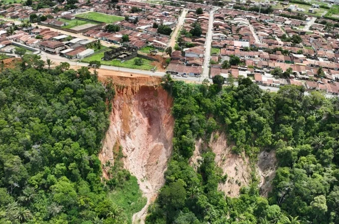 Defesa Civil de Maceió recomenda medidas urgentes para conter avanço de voçoroca em Rio Largo