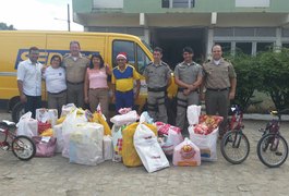 Policiais do 3° BPM adotam cartinhas da Campanha Papai Noel dos Correios