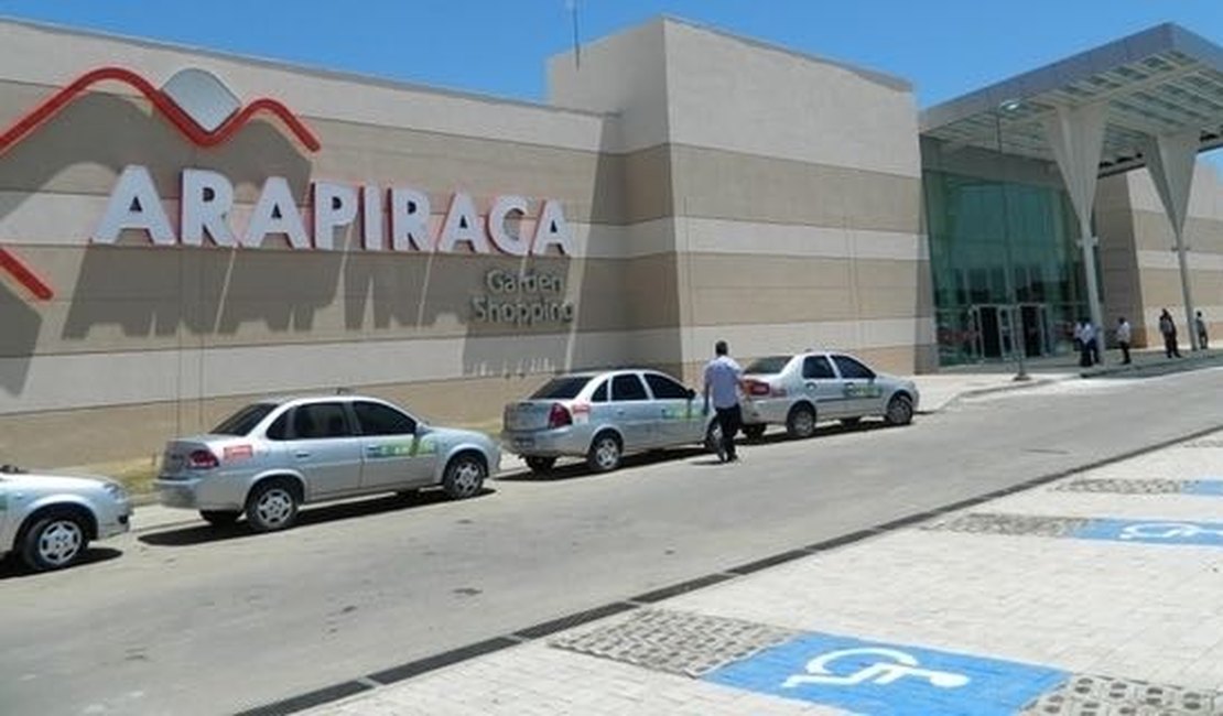 Jovem invade loja do Arapiraca Garden Shopping, tenta furtar e é detida por seguranças