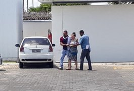 Mãe de criança achada em apartamento ainda não sabe que filho está morto, diz delegado