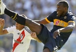 Zagueiro colombiano, ex-Boca Júniors pode ser reforço do CSA