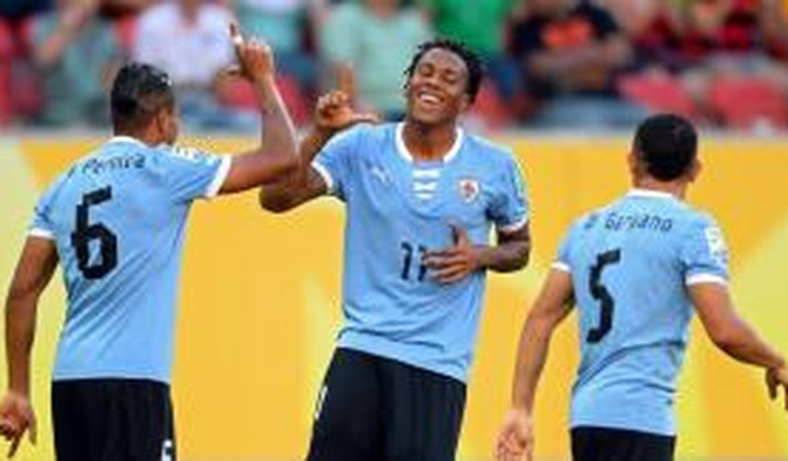 Uruguai vence Taiti e enfrenta o Brasil nas semifinais da Copa das Confederações