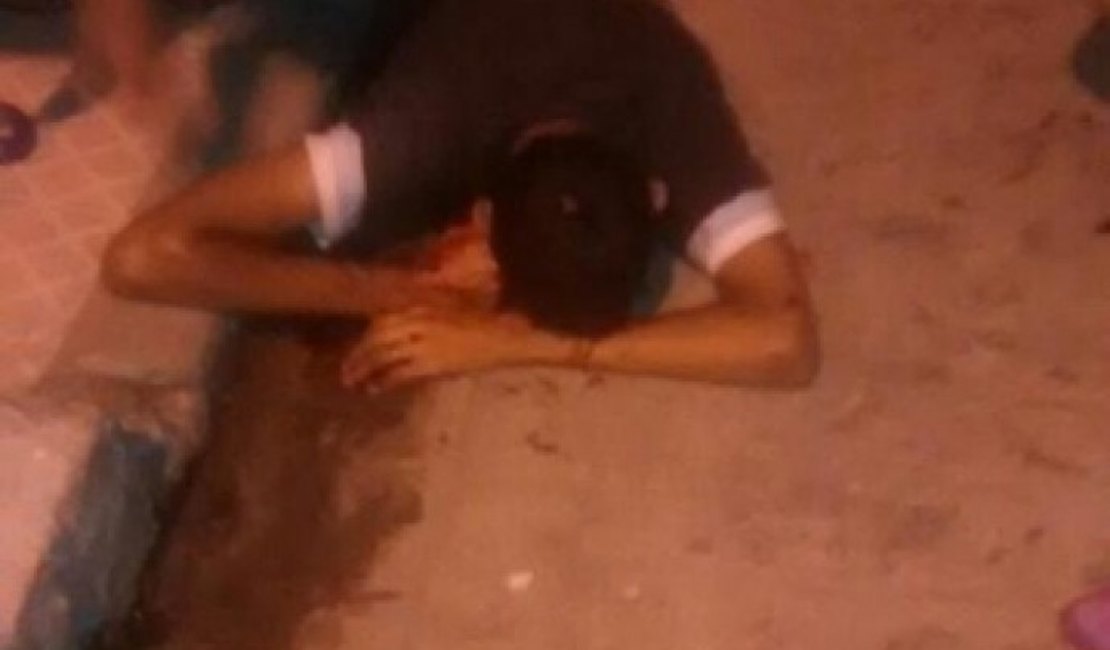 Suspeito em assaltos, menor é seguido e baleado em Arapiraca