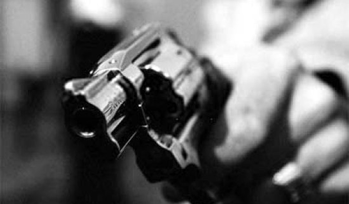 Homem é encontrado morto no quintal de casa em Campo Grande