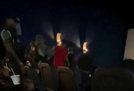 Jovens são expulsos de cinema por fumar maconha durante filme de Bob Marley em cinema