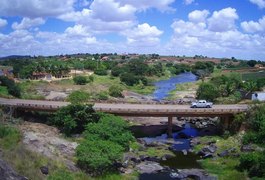 Casal em motocicleta é assaltado por dupla criminosa no Sítio Poção