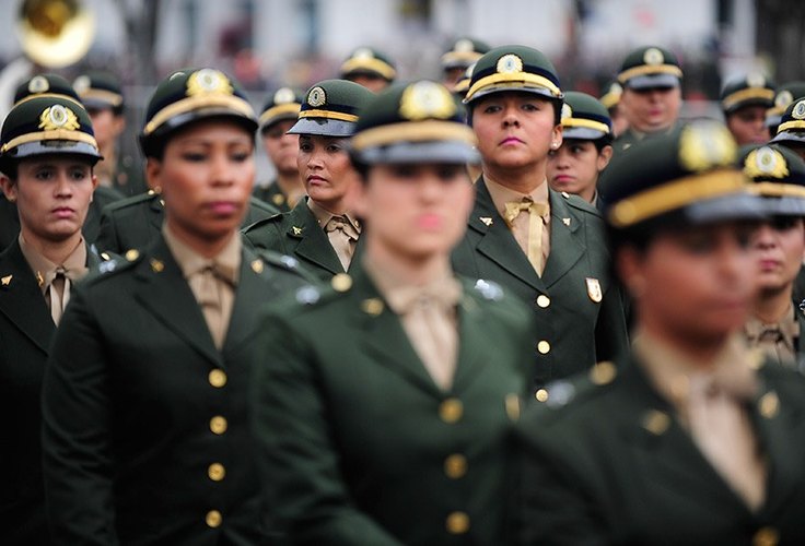 CRE pode votar direito ao serviço militar para mulheres