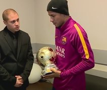 Neymar recebe prêmio Samba de Ouro em Barcelona