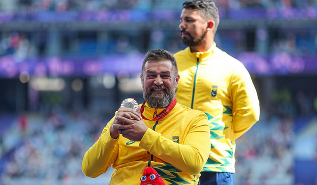 Paralímpiadas: Claudiney Batista conquista a medalha de ouro no lançamento de disco