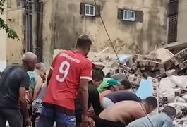Prédio desaba e deixa ao menos 11 feridos, em Recife; veja momento do desabamento
