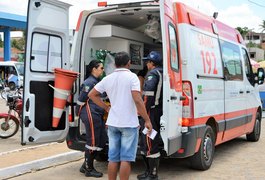 Socorristas do Samu fazem parto dentro de ambulância na Avenida Rota do Mar