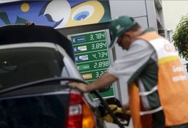 Em novembro, preço do combustível subiu 7,96%. Gasolina teve maior alta no Nordeste e o álcool no Sudeste