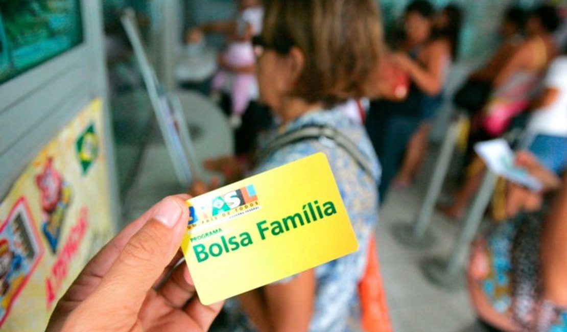 Dilma sanciona LDO de 2016 com vetos a reajuste do Bolsa Família