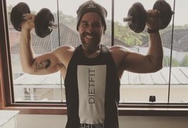Orgulhoso, Leandro Hassum exibe nova silhueta musculosa em treino