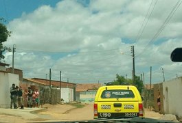 Após denúncia, PM prende suspeita de tráfico de drogas em boca de fumo no Planalto, em Arapiraca