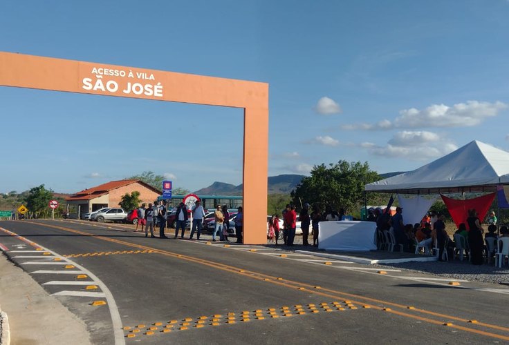 Governador entrega pavimentação asfáltica que liga zona urbana à zona rural de Traipu