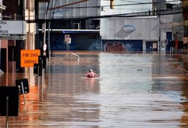 Sobe para 95 número de mortos pelas enchentes no RS