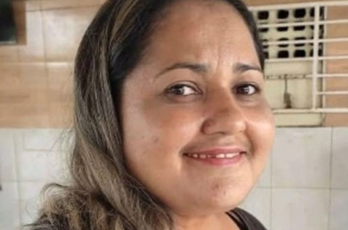 Mulher morre após família encontrá-la desacordada no banheiro de casa, em Delmiro