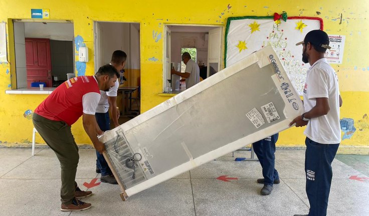 Prefeitura de Penedo inicia entrega de refrigeradores para escolas da Semed