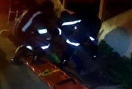 Assaltantes roubam veículo e deixam dois baleados na zona rural de Arapiraca