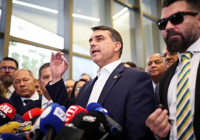 Flávio confirma encontro com Vorcaro após banqueiro ter sido preso