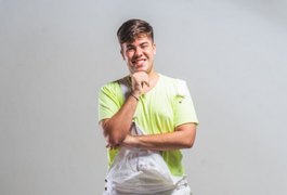 Alagoano Alvaro Neto comanda o Twitter da cantora Marília Mendonça durante live