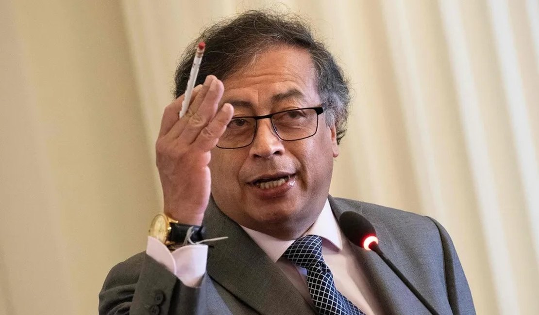 Presidente da Colômbia diz ter escapado de complô para assassiná-lo