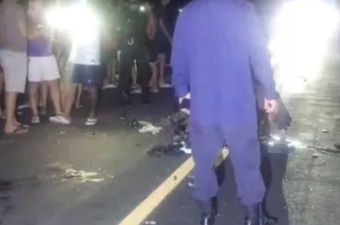 Batida entre duas motocicletas deixa mulher morta e três feridos em Boca da Mata