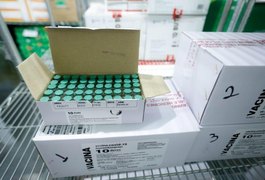 Voo com 2 milhões de doses de vacinas decola da Índia
