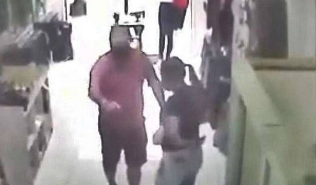 Mulher sofre tentativa de estupro no provador da própria loja, em MG