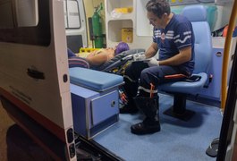 Colisão entre carro e moto deixa mulher ferida na AL 220, em Arapiraca