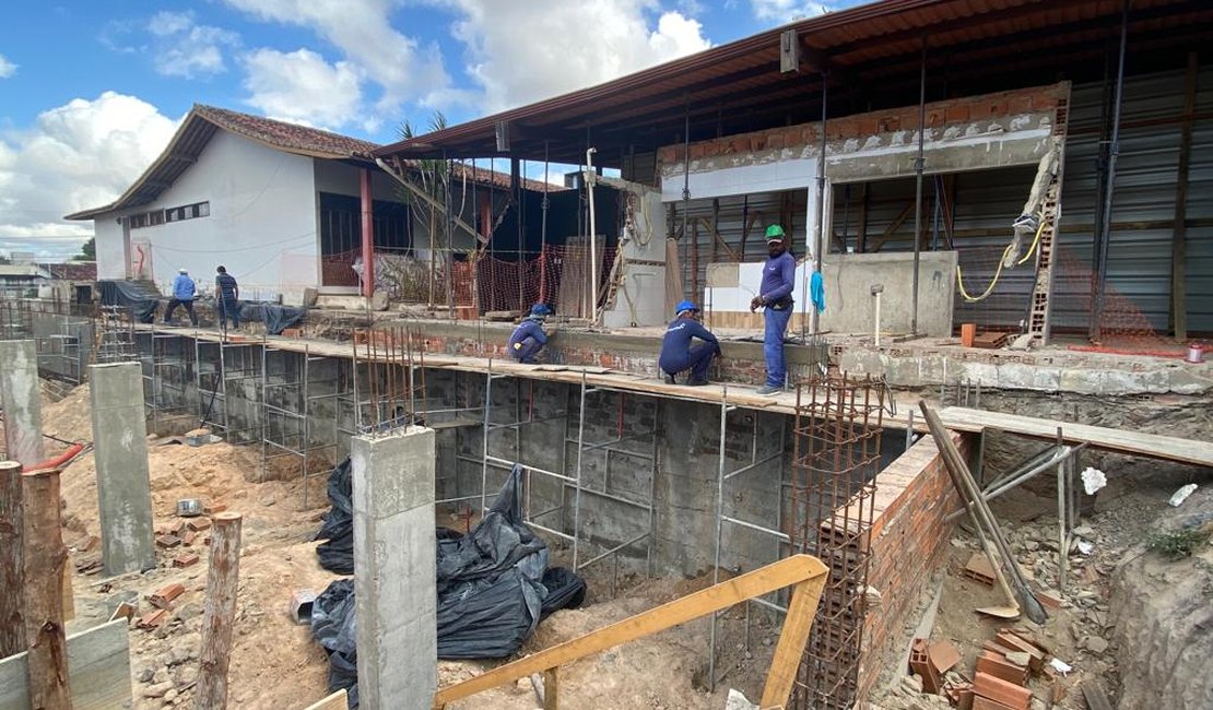 Food park arapiraquense denuncia construtora por danos provocados por obra vizinha