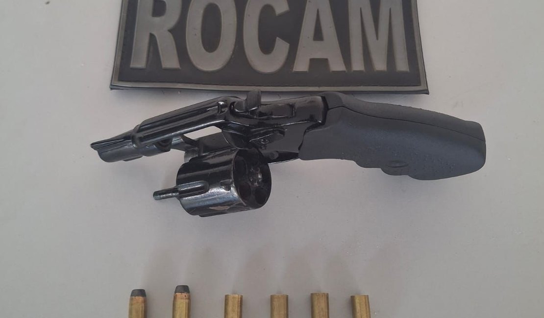 Jovem dá tiros em local público e é preso com revólver e munições em Arapiraca