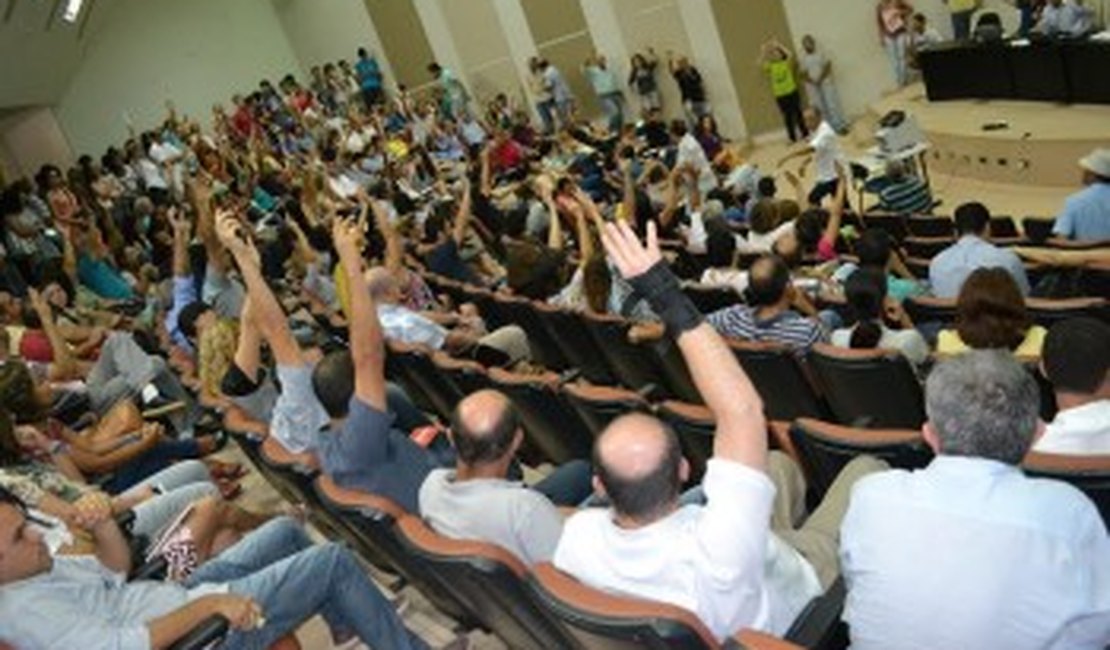 Professores da Ufal decidem pela continuidade da greve em Alagoas