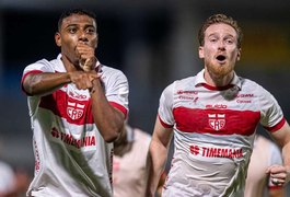 CRB vence o Atlético-GO por 3 a 1 e cola no G6 da Série B
