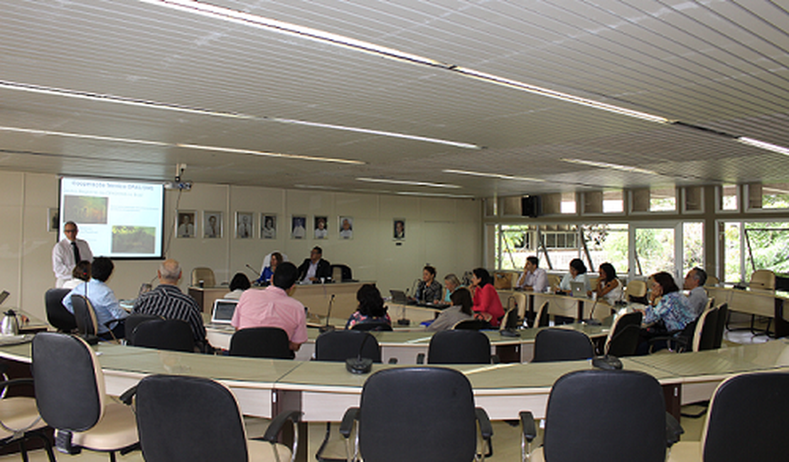 Representantes da Organização Pan-americana de Sáude participam de reunião na Ufal