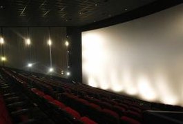 Homem gasta R$ 88 mil em ingressos de cinema para se vingar da namorada