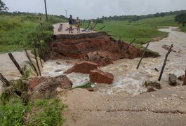 Vídeo mostra estrada destruída por rompimento de barragens na zona rural de Arapiraca