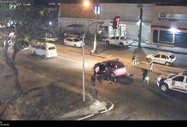 Polícia Militar recupera veículo dez minutos após o roubo, em Maceió