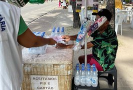 Vigilância Sanitária orienta comerciantes e consumidores nas prévias carnavalescas em Maceió