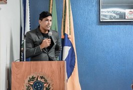 Durante inauguração, prefeito sugere em 'castrar' mulheres para controle populacional