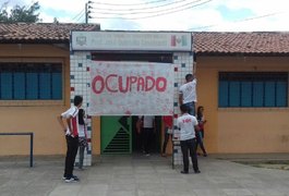 Defensoria Pública pede a desocupação de escolas em Arapiraca