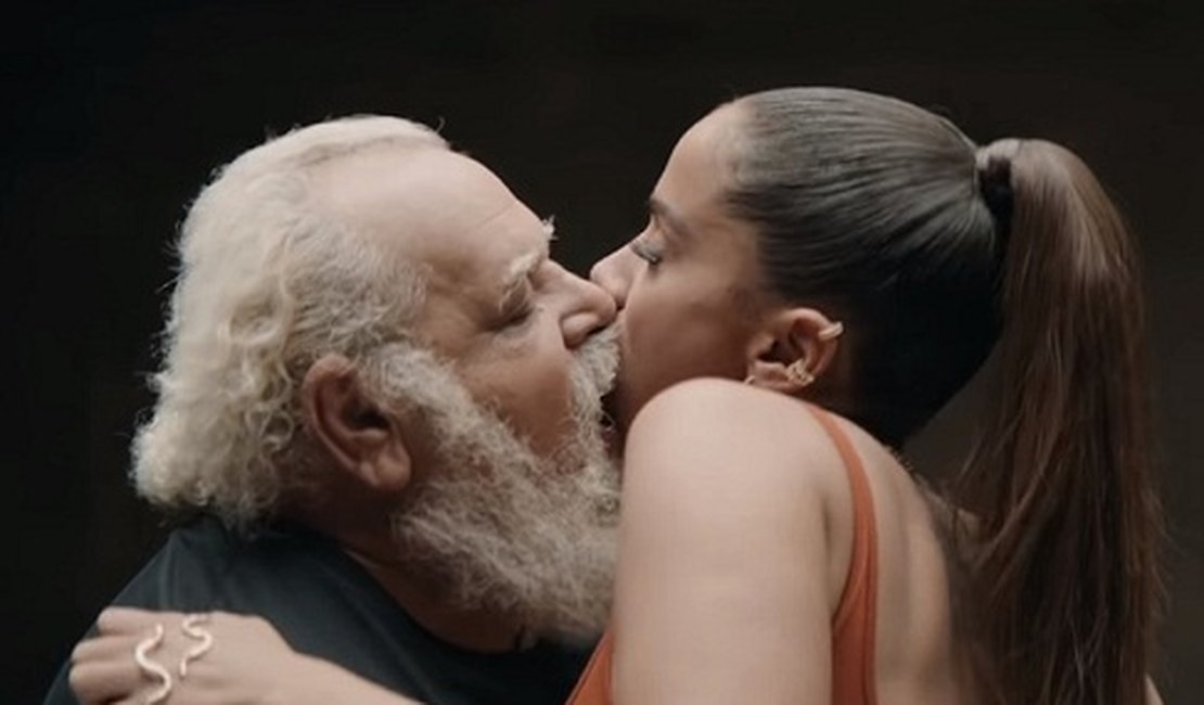 Anitta beija quase 30 pessoas em clipe da música Não Perco Meu Tempo
