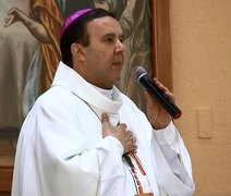 Após vazamento de vídeo íntimo, bispo renuncia à Diocese no interior de SP