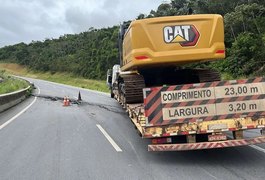 Rachaduras surgem na BR-101 em São Miguel dos Campos e trecho é interditado