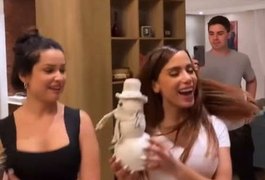 Affair de Juliette, produtor Daniel Trovejani aparece com ela na casa da ex, Anitta