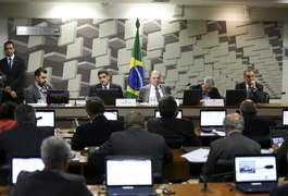 Comissão do Senado aprova relatório da reforma trabalhista