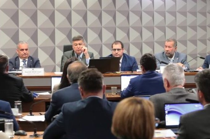 Alfredo Gaspar pede quebra de sigilos de Carlos Lupi para aprofundar investigação sobre descontos ilegais